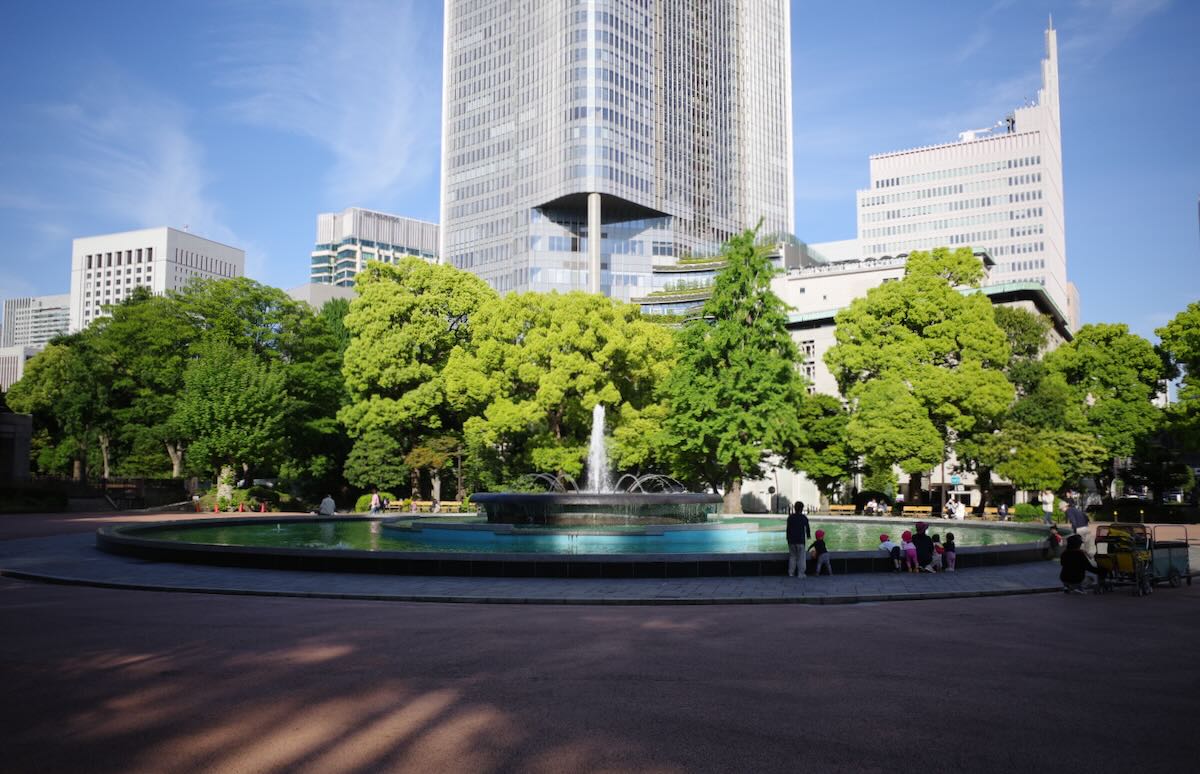 Image of A Walking Route from Tokyo Station, through Marunouchi Nakadori and Hibiya Park, to a Long-Established Soba Restaurant in Toranomon.